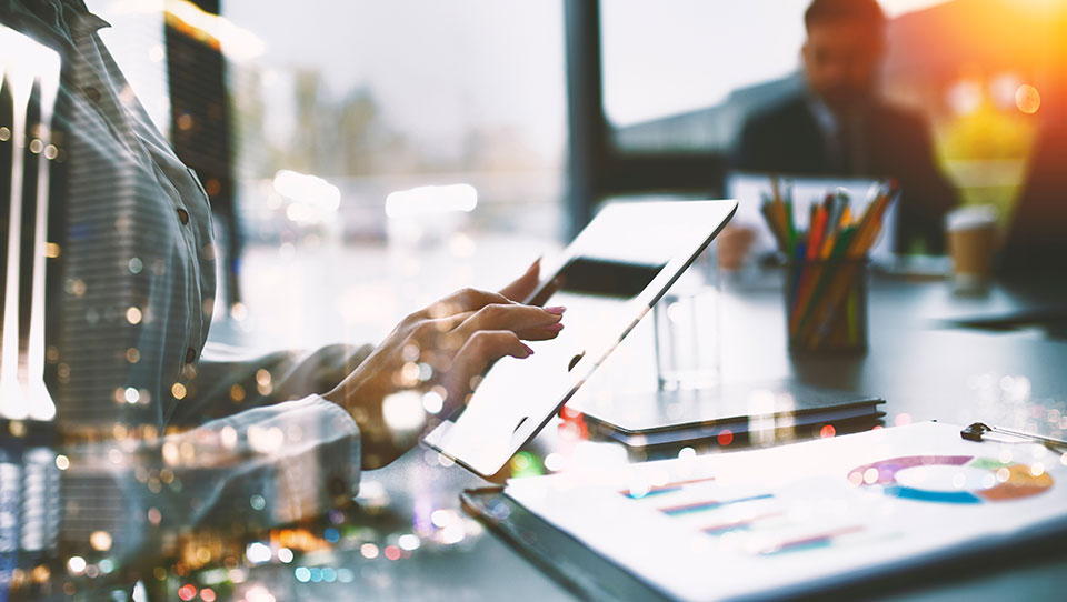 Managing remote and hybrid team performance